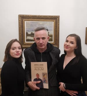Bán Tibor és tanitványai  a könyvvel